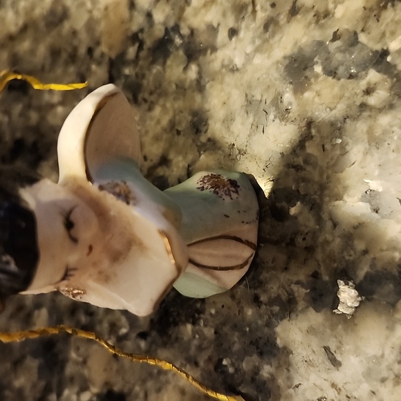 Vintage Porcelain Angel Ornament/Figurine - Picture 7 of 14